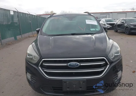 2017 Ford Escape Titanium из США, поврежденный, VIN 1FMCU9JD8HUB48386
